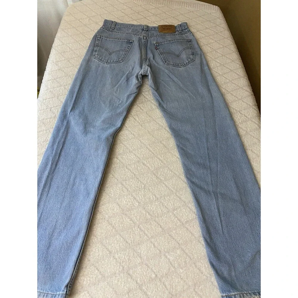 Vintage Levi’s 505 Light Blue Straight Leg Jeans Men’s Size 34W 34L